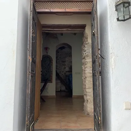 La Casita De La Muralla * تريفة